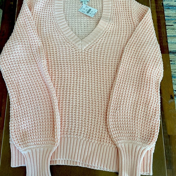 J.CREW Factory Pale Pink Chunky Knit V-Neck Sweater NWT - Picture 2 of 4